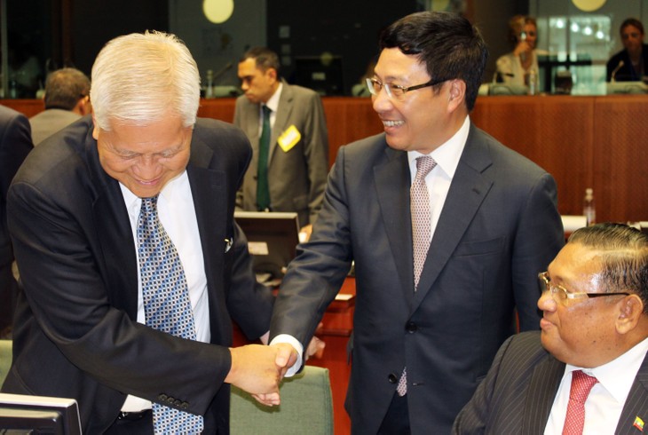 Les ministres des AE de l’ASEAN et de l’UE affirment le rôle du Vietnam - ảnh 2